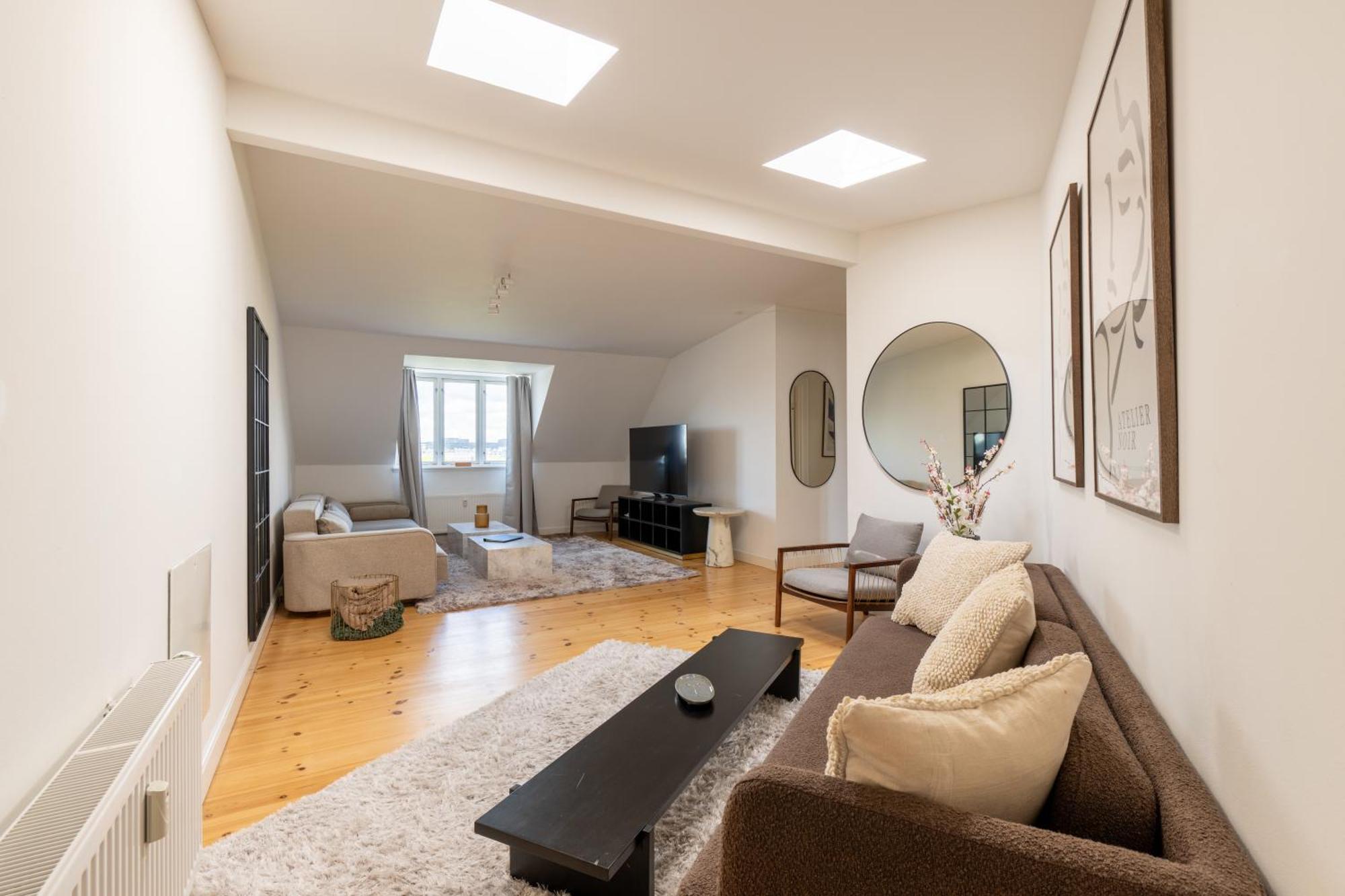 Apartment Bright 3br With Balcony And Amazing View *
