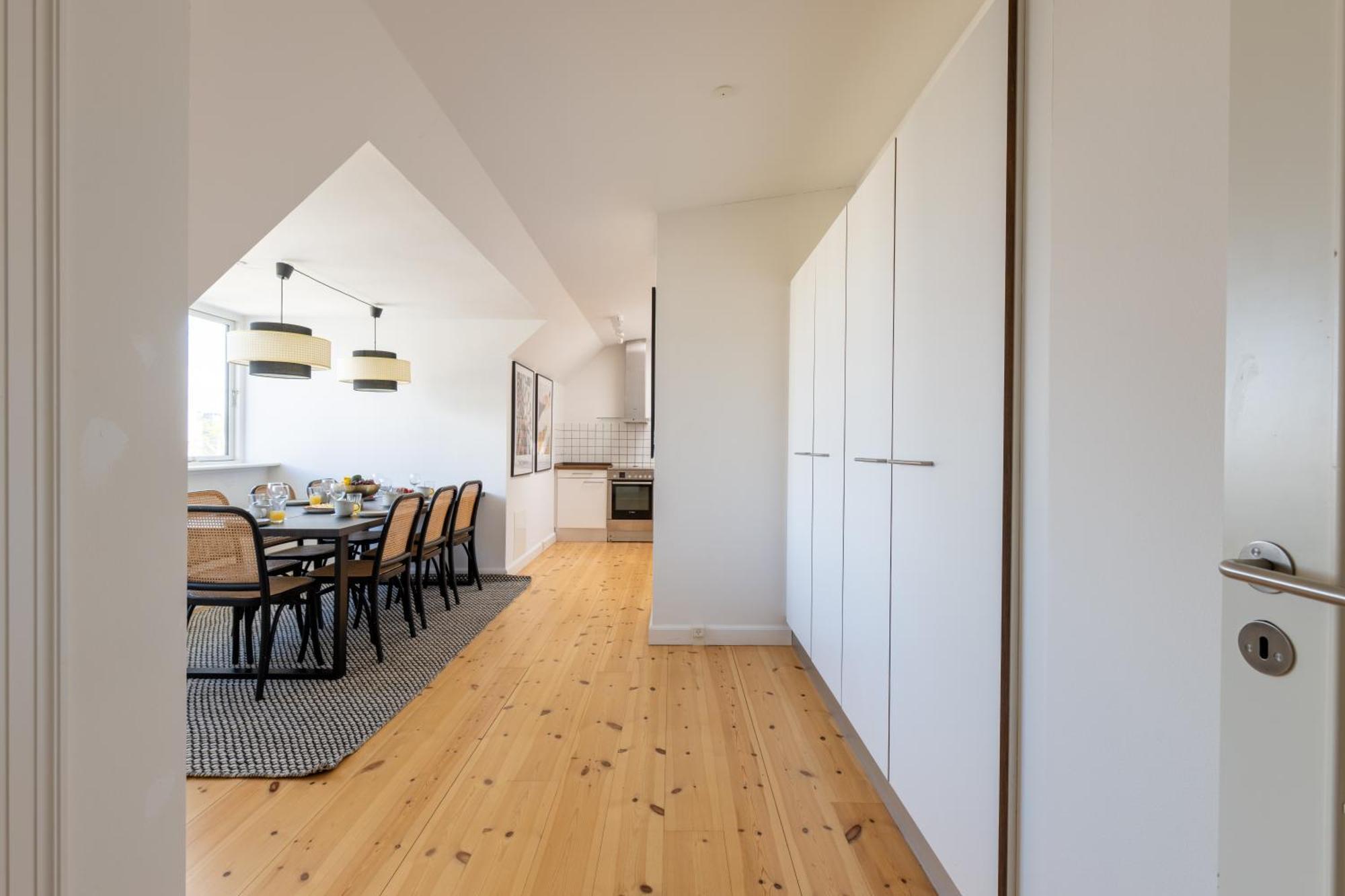 Bright 3br With Balcony And Amazing View Apartment *