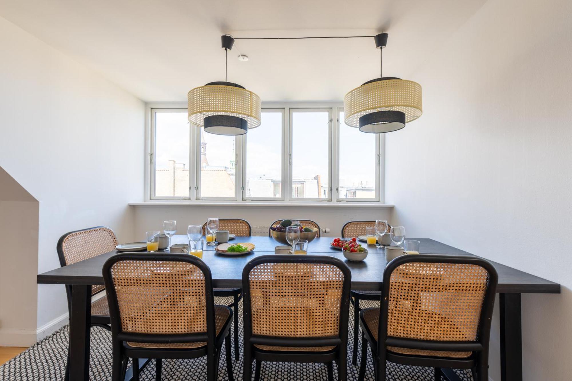 Bright 3br With Balcony And Amazing View Lägenhet